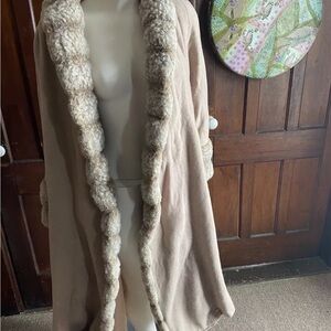 Alorna Coat Womens   8 Beige Lambswool Mob Wife Fur Tirm Long Vintage Pockets